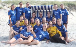 Die Blomberger Bundesliga-Spielerinnen schwitzen momentan auf Norderney.