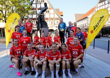Mannschaftsfoto-2.-Frauen-2015-16